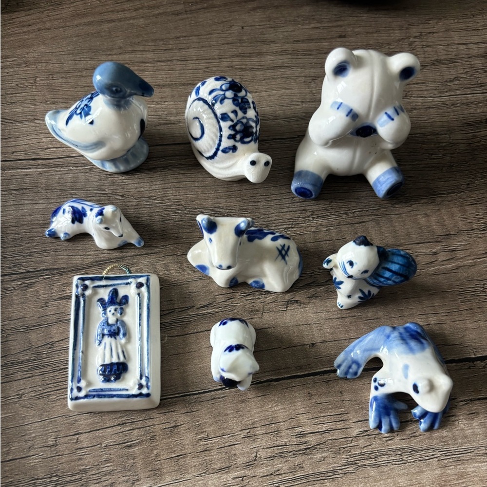 Blue and White deft Ceramic Animal Figurines Set dog cat cow frog snail